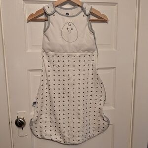 Nested Bean White Sleep Sack with Gray Triangle Pattern